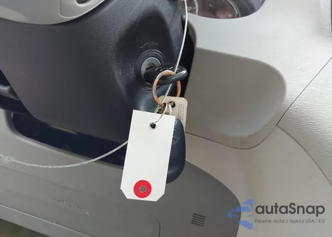 2011 Toyota Sienna Le V6 z USA, uszkodzony, nr VIN 5TDKK3DC3BS145994